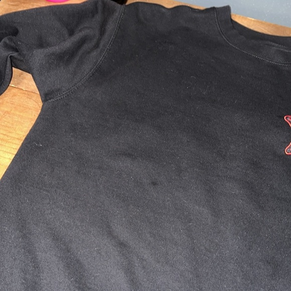 Netflix Stranger Things size medium black sweatshirt embroidered red Demogorgon - Picture 7 of 9